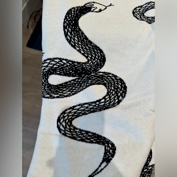 Intarsia knit Snake Throw Blanket Year of the Snake - Picture 16 of 16